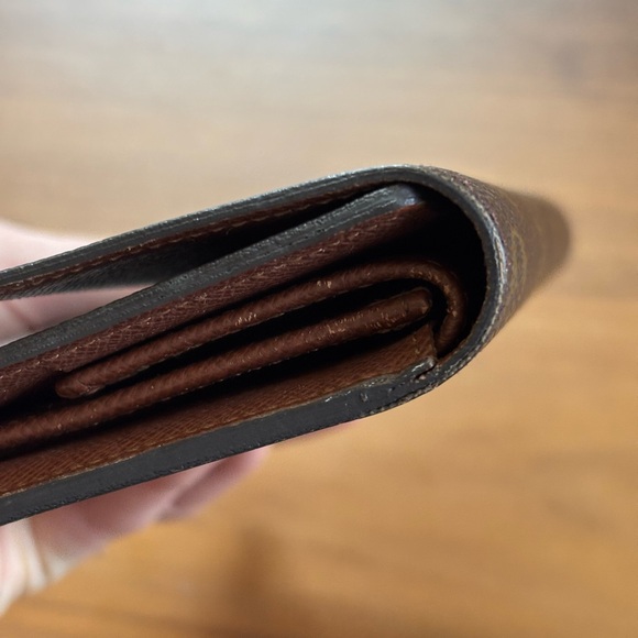 Louis Vuitton Monogram Porte Tresor International Wallet - Picture 16 of 17